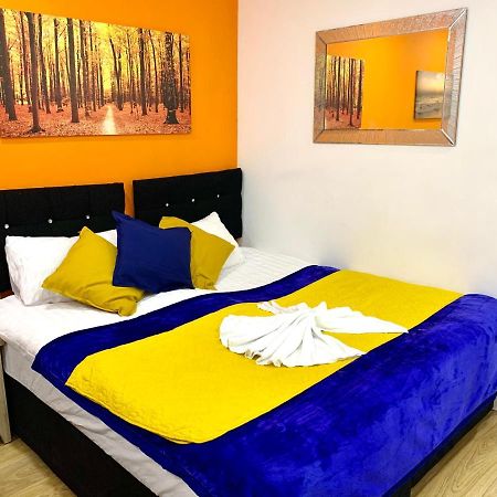 London 2 Bedroom Apartment, Kitchen, Reception And Private Garden Extérieur photo