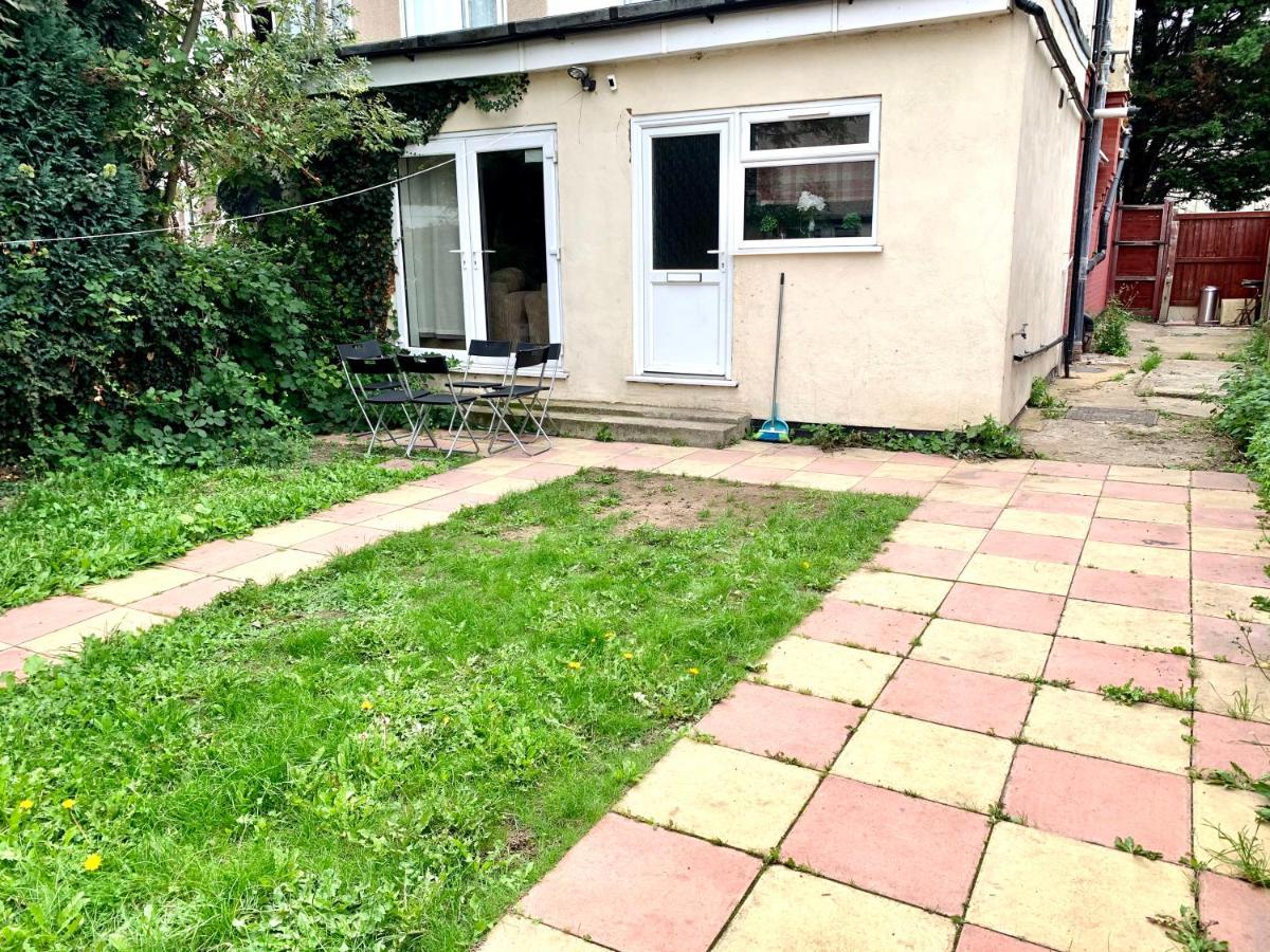 London 2 Bedroom Apartment, Kitchen, Reception And Private Garden Extérieur photo