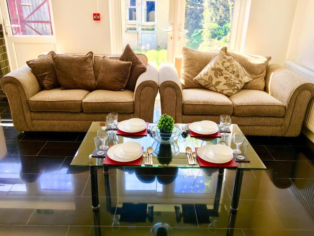 London 2 Bedroom Apartment, Kitchen, Reception And Private Garden Extérieur photo