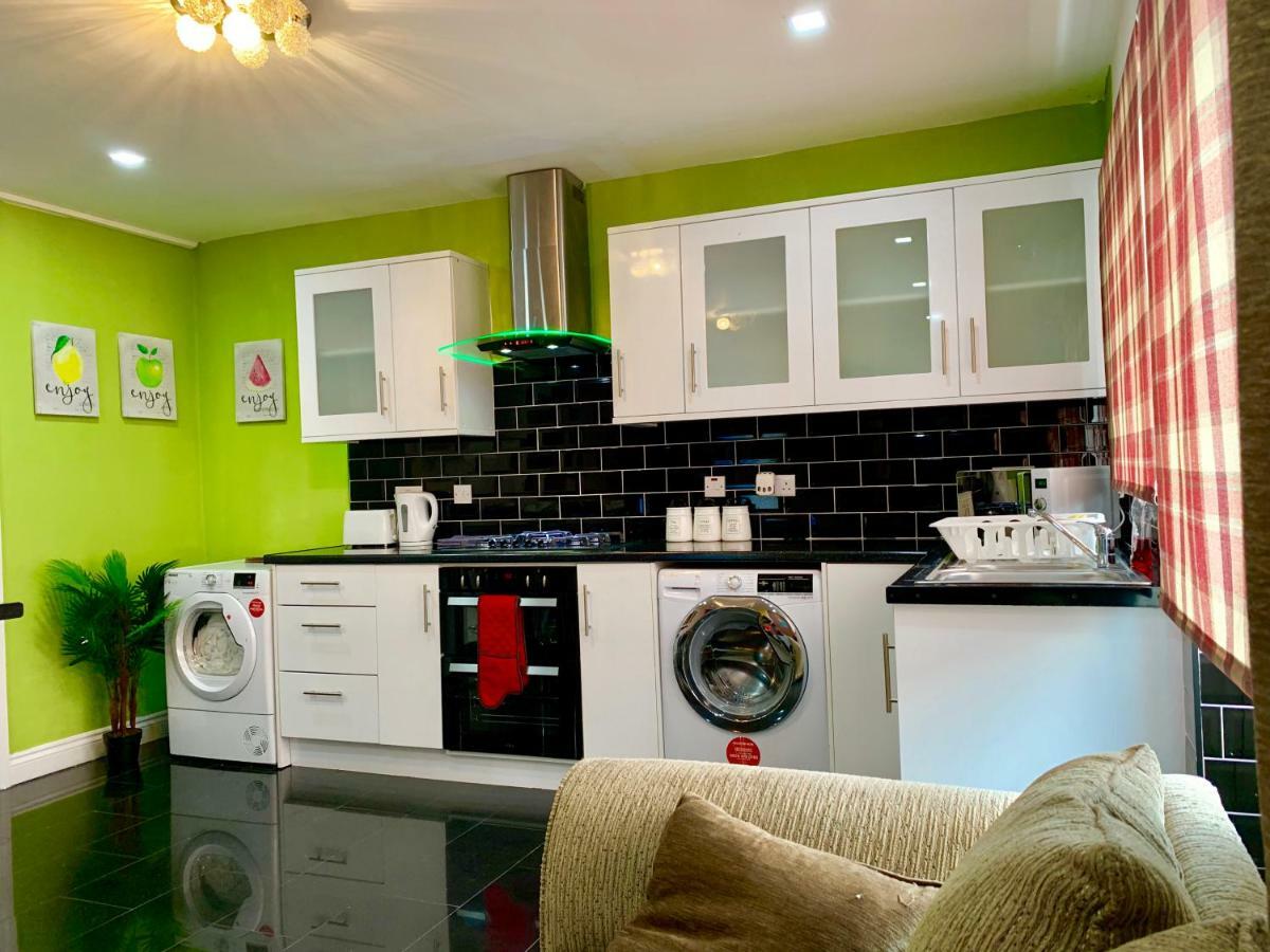 London 2 Bedroom Apartment, Kitchen, Reception And Private Garden Extérieur photo