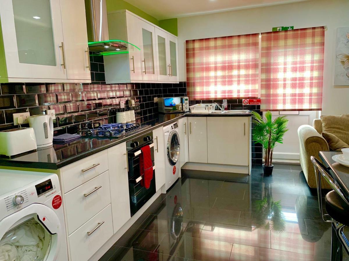 London 2 Bedroom Apartment, Kitchen, Reception And Private Garden Extérieur photo