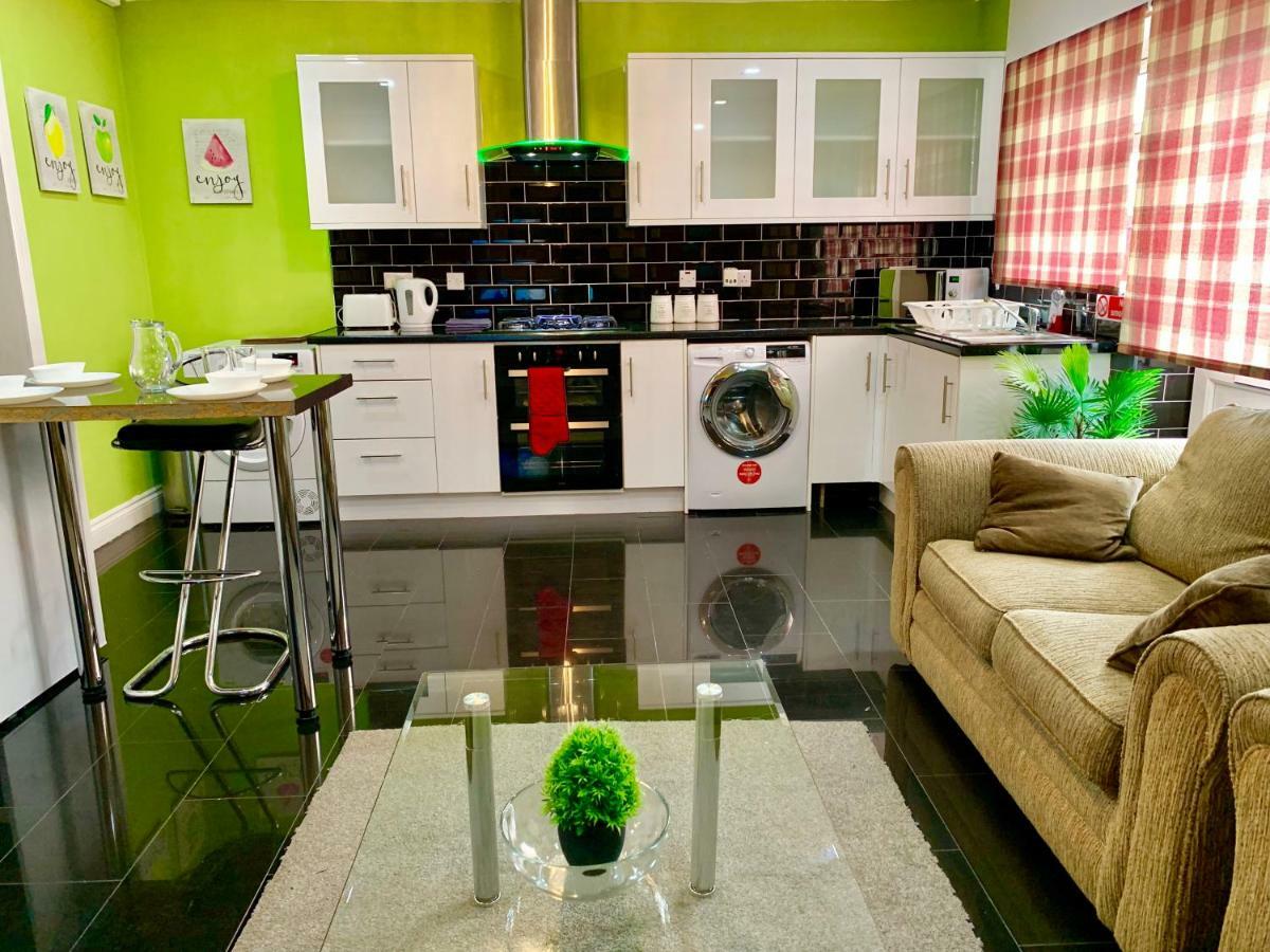 London 2 Bedroom Apartment, Kitchen, Reception And Private Garden Extérieur photo